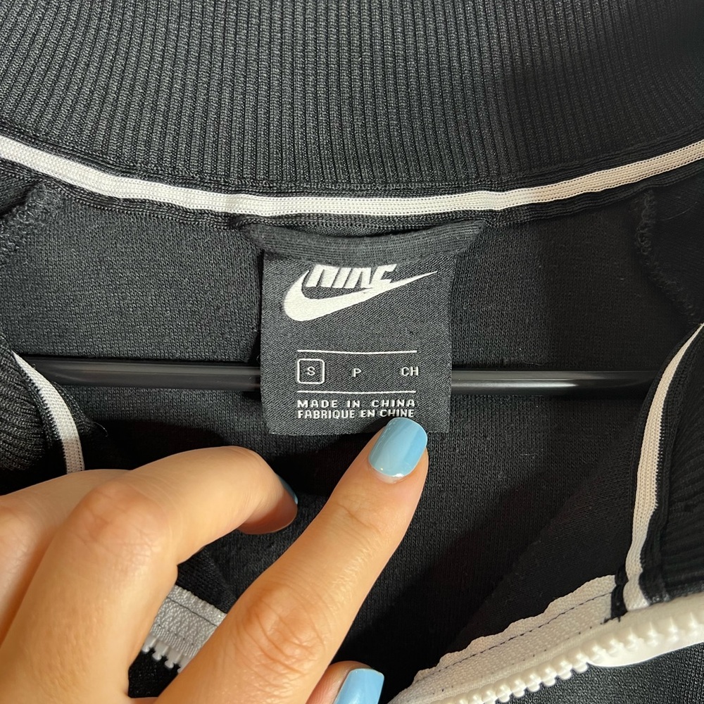 Nike Zip Up Sweatshirt - Picture 5 of 6